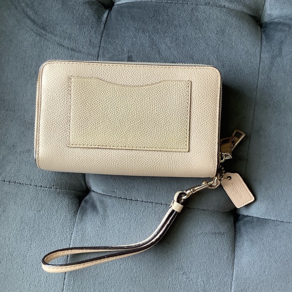 Coach Nude wallet. Used twice. Amazing condition - Picture 3 of 7